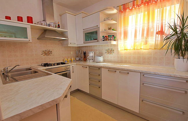 Casa de 3 quartos em Blato com piscina privada e terraço - Foto 13