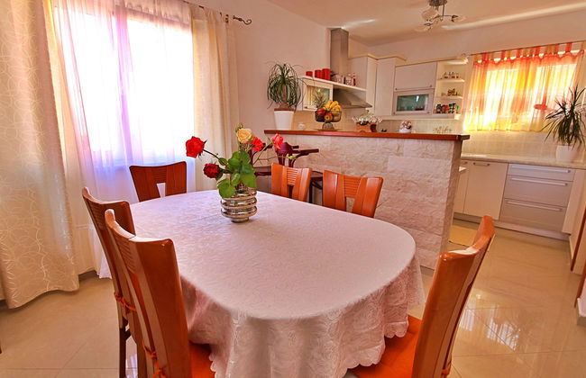 Casa de 3 quartos em Blato com piscina privada e terraço - Foto 11