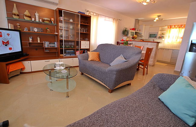 Casa de 3 quartos em Blato com piscina privada e terraço - Foto 7