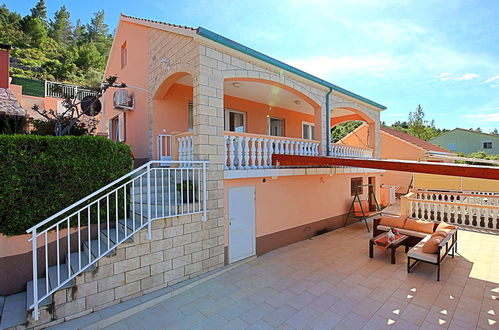 Photo 3 - Maison de 2 chambres à Blato avec piscine privée et vues à la mer