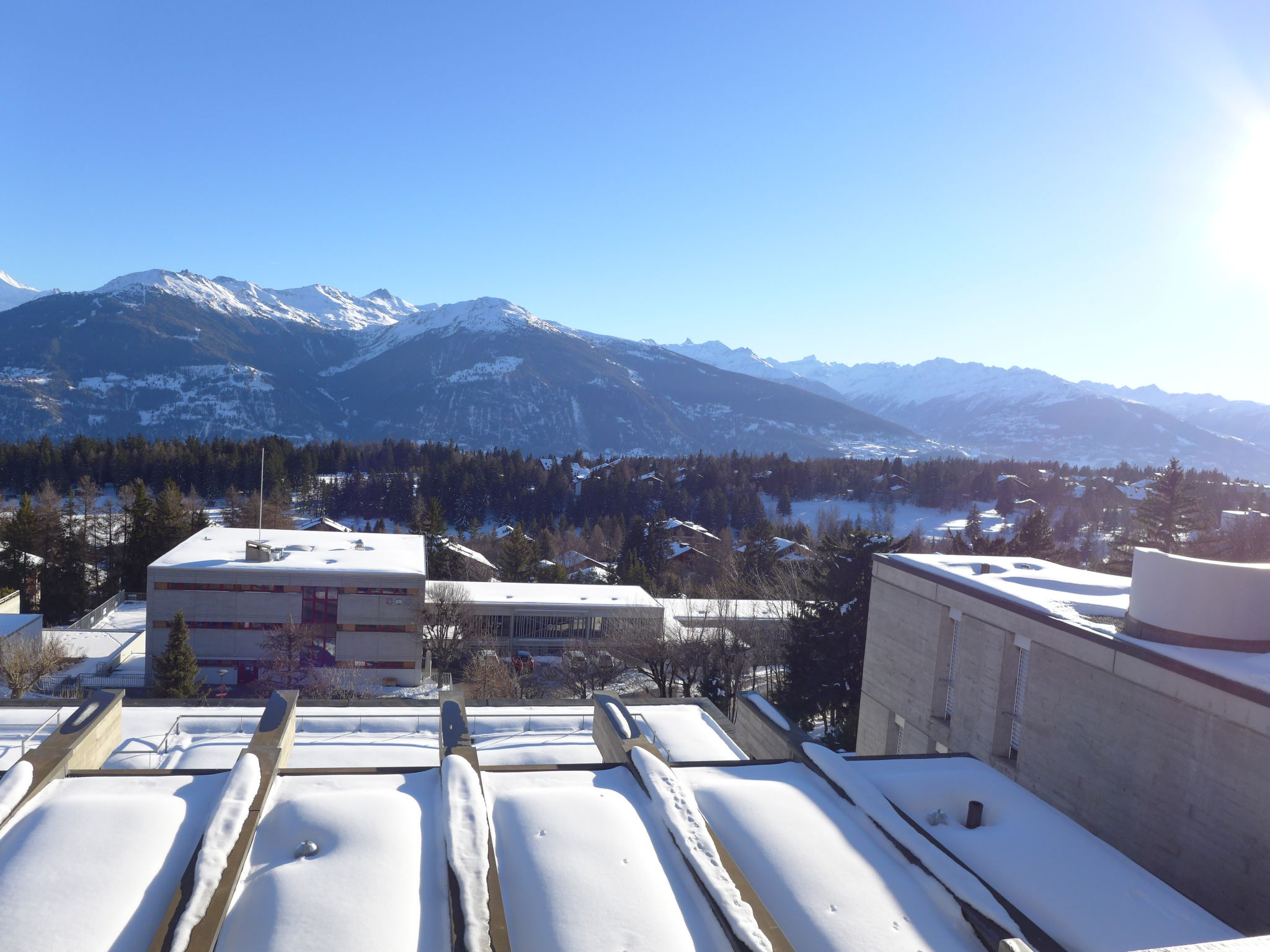 Foto 20 - Apartamento de 1 habitación en Crans-Montana con piscina y vistas a la montaña