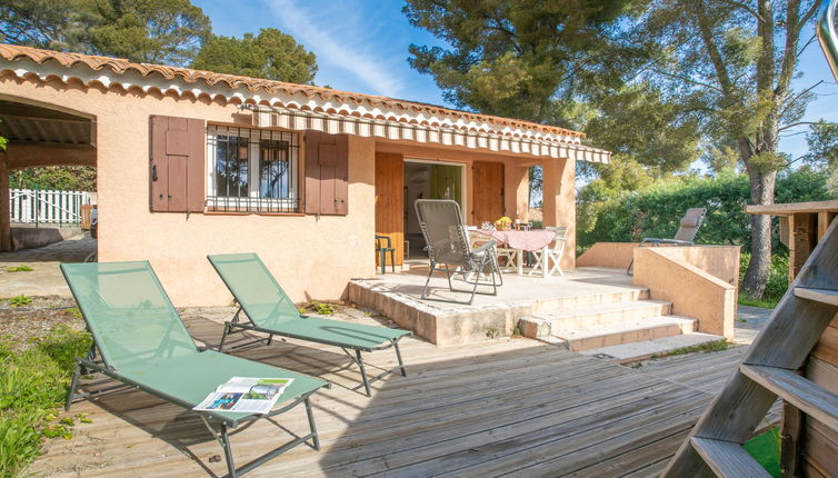 Foto 1 - Casa con 2 camere da letto a Roquebrune-sur-Argens con piscina privata e vista mare