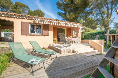 Photo 1 - Maison de 2 chambres à Roquebrune-sur-Argens avec piscine privée et jardin