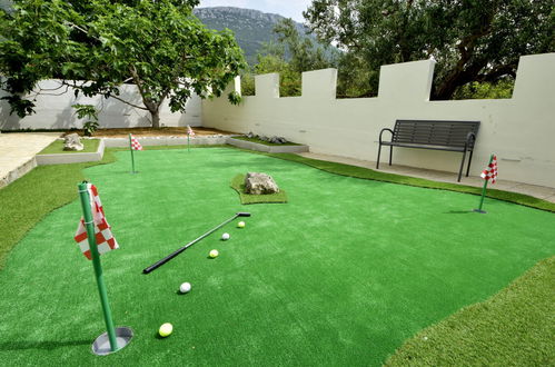 Photo 47 - Maison de 2 chambres à Kaštela avec piscine privée et jardin