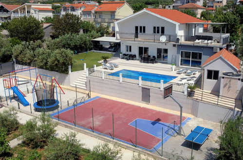 Photo 5 - Maison de 2 chambres à Kaštela avec piscine privée et jardin