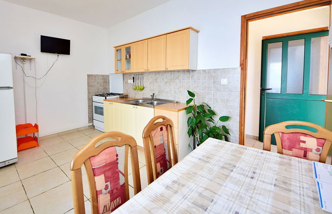 Casa de 3 quartos em Jelsa com jardim e terraço - Foto 13