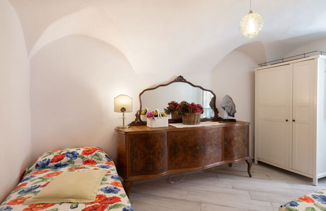Casa de 4 quartos em Cipressa com jardim e terraço - Foto 12