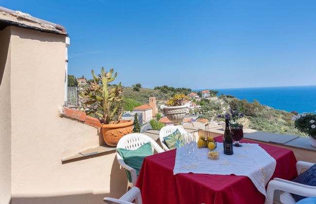 Casa de 4 quartos em Cipressa com jardim e terraço - Foto 11