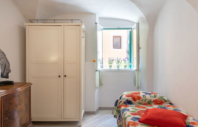 Casa de 4 quartos em Cipressa com jardim e terraço - Foto 13