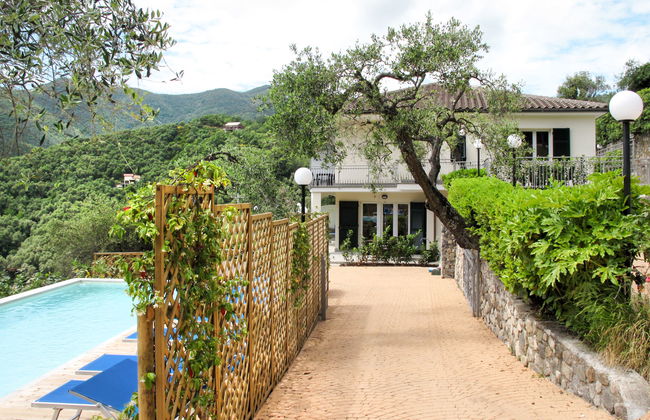 Apartamento de 3 quartos em Moneglia com piscina e jardim - Foto 2