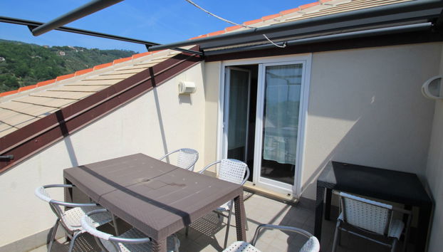 Apartamento de 3 quartos em Moneglia com piscina e jardim - Foto 4
