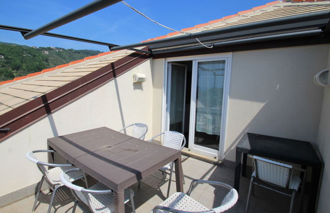 Apartamento de 3 quartos em Moneglia com piscina e jardim - Foto 4