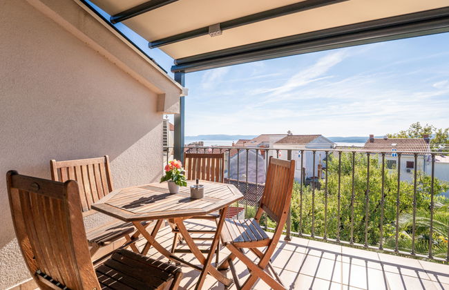 2 bedroom Apartment in Crikvenica with garden and terrace - Photo 3