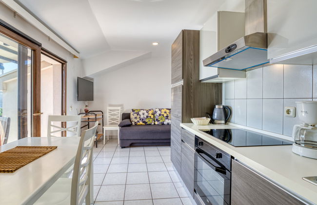 2 bedroom Apartment in Crikvenica with garden and terrace - Photo 4