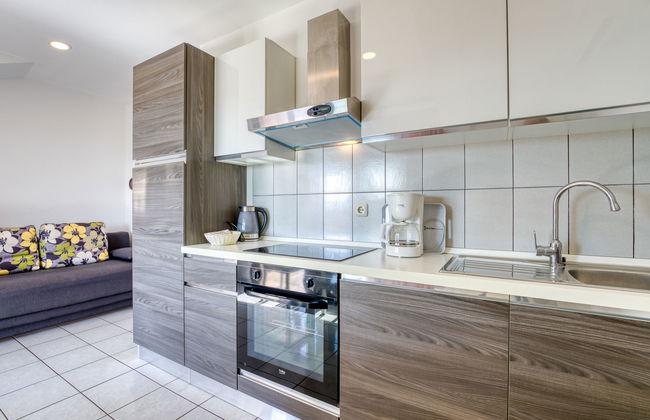 2 bedroom Apartment in Crikvenica with garden and terrace - Photo 11