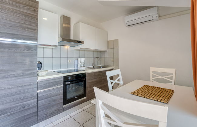 2 bedroom Apartment in Crikvenica with garden and terrace - Photo 10