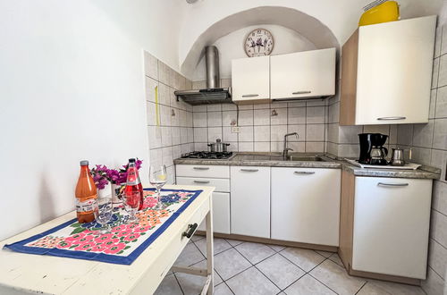 Foto 4 - Apartment mit 2 Schlafzimmern in Dolcedo mit garten