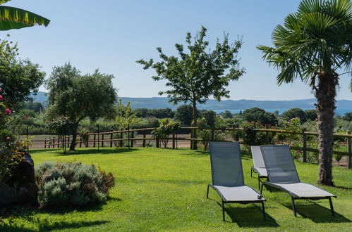 Foto 5 - Apartment mit 3 Schlafzimmern in Bolsena mit schwimmbad und garten