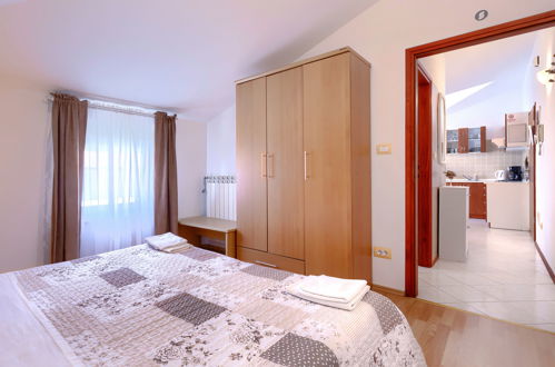 Photo 11 - 1 bedroom Apartment in Umag with sea view