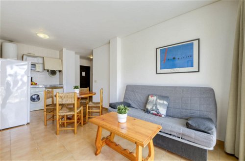 Foto 6 - Apartment mit 1 Schlafzimmer in Roses mit terrasse