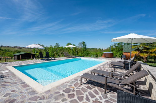 Photo 2 - Maison de 1 chambre à Asti avec piscine et jardin