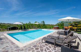 Photo 2 - Maison de 1 chambre à Asti avec piscine et jardin