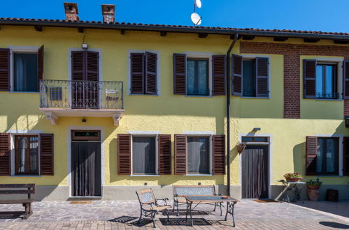 Photo 6 - Maison de 1 chambre à Asti avec piscine et jardin