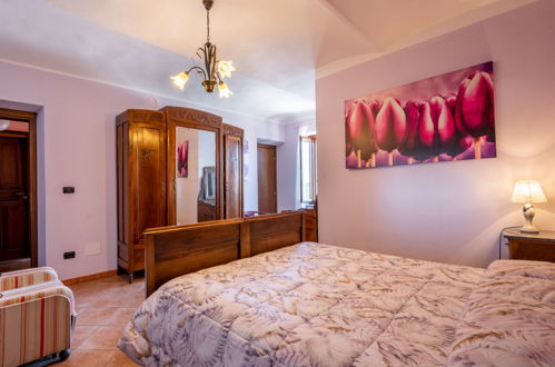 Foto 11 - Haus mit 1 Schlafzimmer in Asti mit schwimmbad und garten