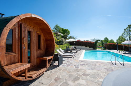 Foto 21 - Casa de 1 habitación en Asti con piscina y jardín