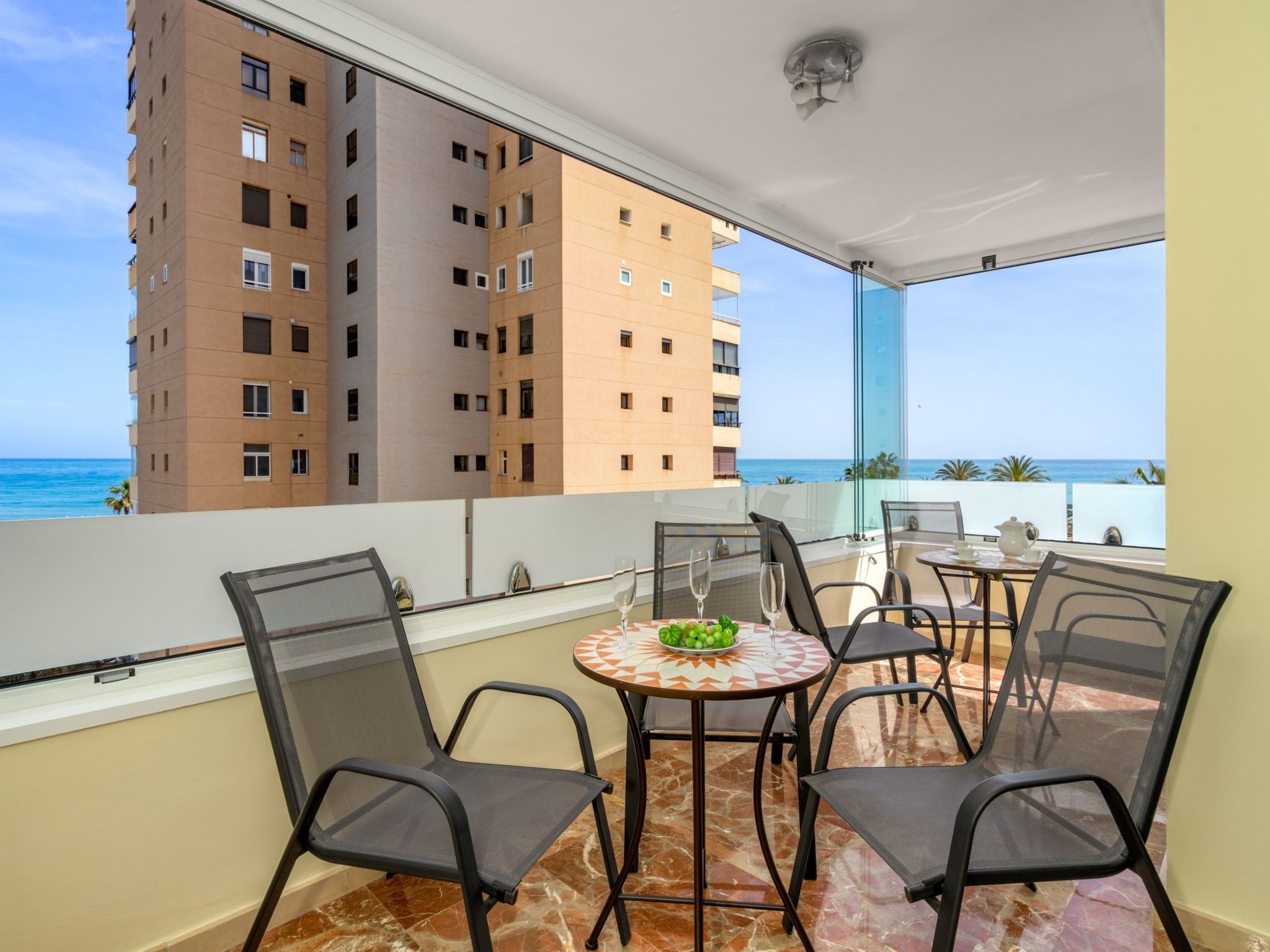 Foto 4 - Apartamento de 3 quartos em Torremolinos com piscina e vistas do mar