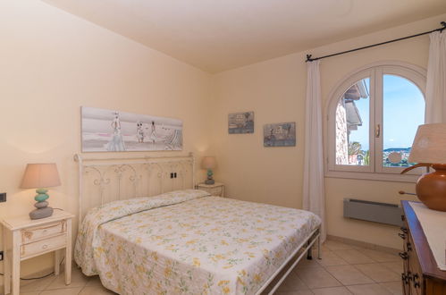 Foto 11 - Appartamento con 2 camere da letto a Golfo Aranci con piscina e vista mare