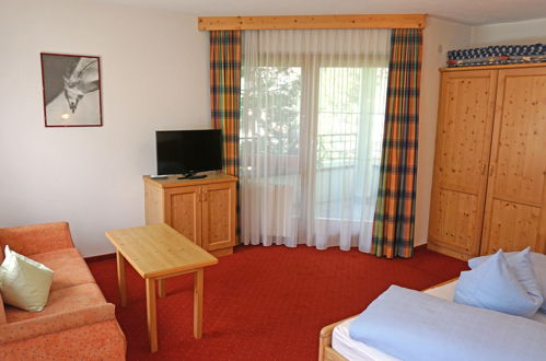 Foto 9 - Appartamento con 1 camera da letto a Pettneu am Arlberg con terrazza e vista sulle montagne