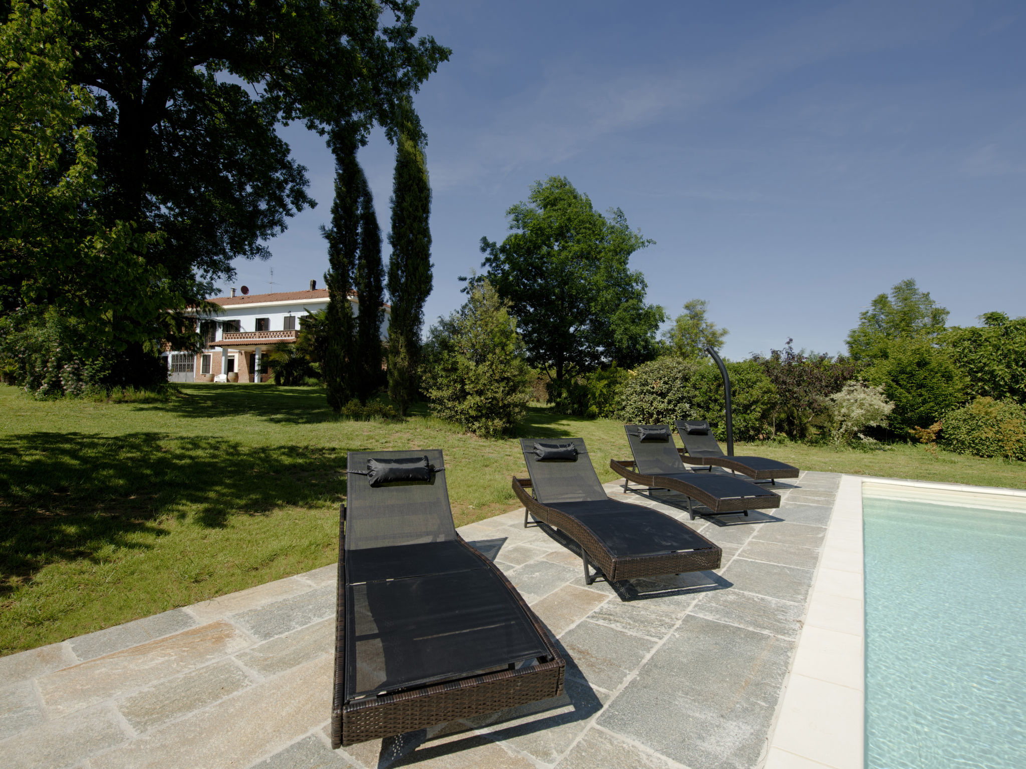 Foto 23 - Casa de 4 habitaciones en San Damiano d'Asti con piscina privada y jardín