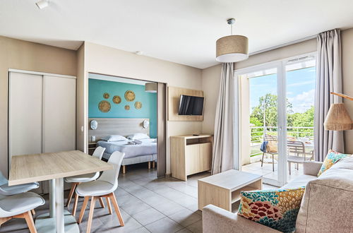 Foto 20 - Appartamento con 1 camera da letto a La Londe-les-Maures con piscina e terrazza