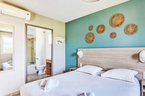 Foto 19 - Appartamento con 1 camera da letto a La Londe-les-Maures con piscina e terrazza