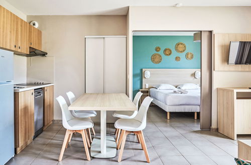 Foto 2 - Appartamento con 1 camera da letto a La Londe-les-Maures con piscina e terrazza