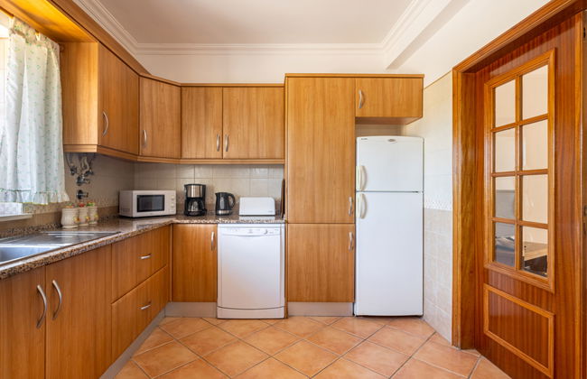 Casa de 4 quartos em Faro com piscina privada e jardim - Foto 9