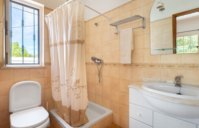Casa de 4 quartos em Faro com piscina privada e jardim - Foto 19