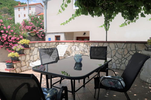 Foto 28 - Apartamento de 2 quartos em Kršan com piscina privada e jardim