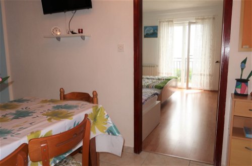 Photo 18 - 2 bedroom Apartment in Kršan with private pool and sea view