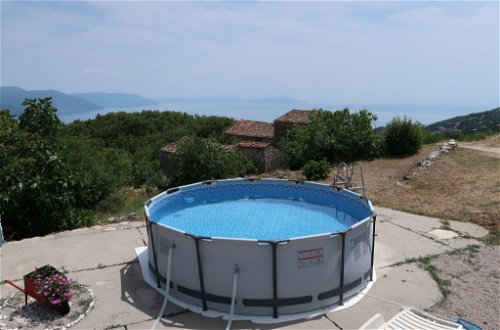 Foto 32 - Apartamento de 2 quartos em Kršan com piscina privada e vistas do mar