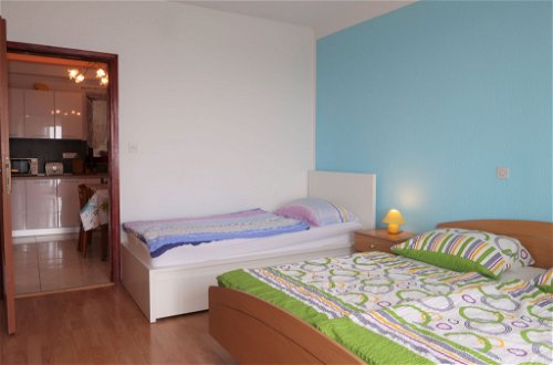 Foto 20 - Apartamento de 2 quartos em Kršan com piscina privada e vistas do mar