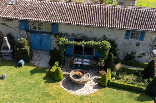 Foto 47 - Casa de 4 quartos em Payroux com piscina privada e terraço