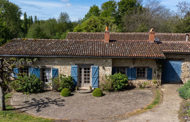 Casa de 5 quartos em Payroux com piscina privada e jardim - Foto 58