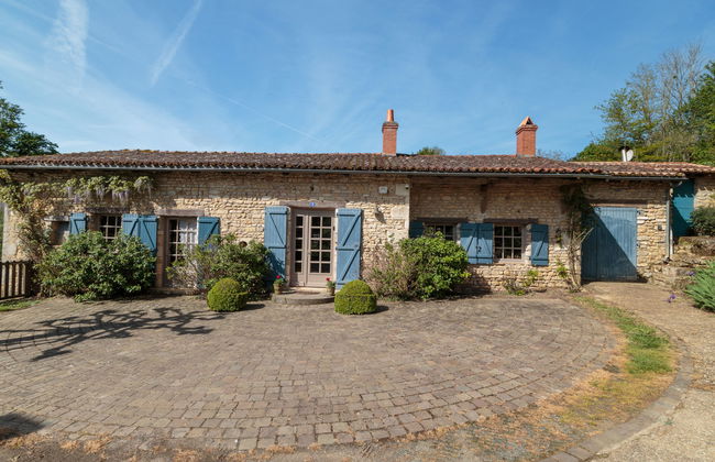 Casa de 5 quartos em Payroux com piscina privada e jardim - Foto 59