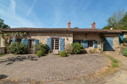 Foto 59 - Casa de 4 quartos em Payroux com piscina privada e terraço