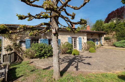 Foto 60 - Casa de 4 quartos em Payroux com piscina privada e terraço