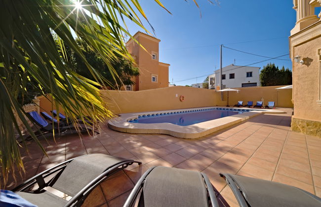 Casa de 6 quartos em Calp com piscina privada e jardim - Foto 24