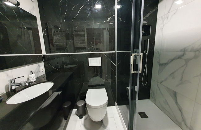 Apartamento de 2 quartos em Bissone com piscina e jardim - Foto 13