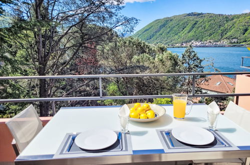 Photo 6 - Appartement de 1 chambre à Bissone avec piscine et vues sur la montagne